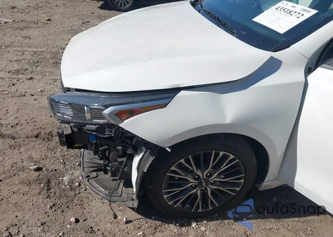 2024 Kia Forte Gt-Line z USA, uszkodzony, nr VIN 3KPF54AD1RE805613